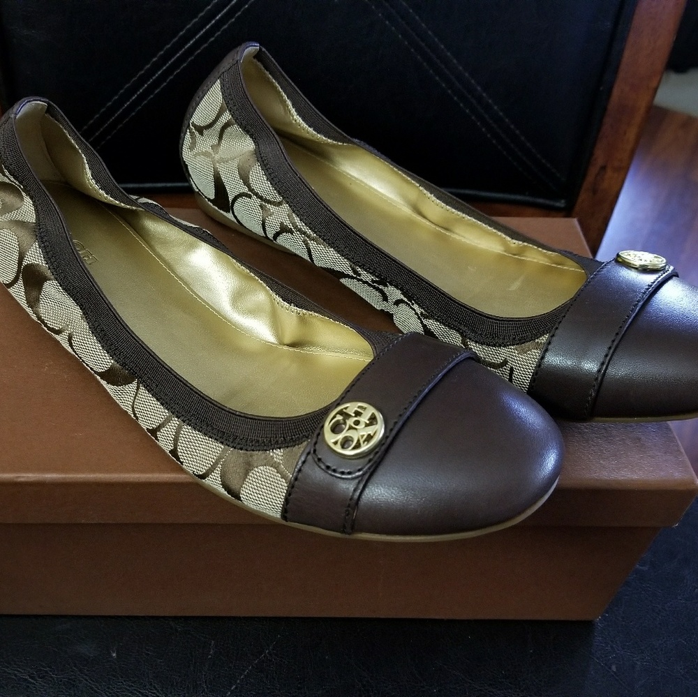 Coach flats